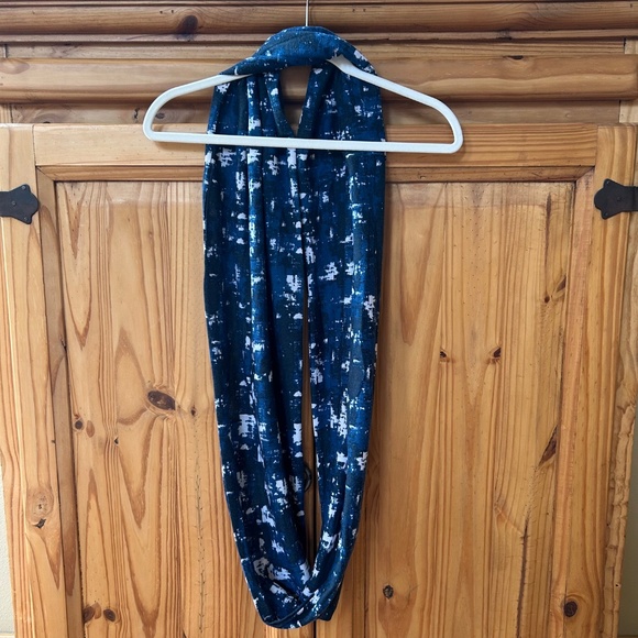 Threads 4 Thought Infinity Scarf Blue, White and Black‎ OS - Picture 4 of 4